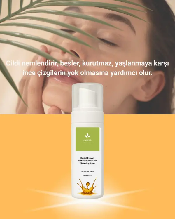 AKERD COSMETİCS Köpük Yüz Köpüğü Cildi Temizler ve Nemlendirme Tüm Ciltler İçin